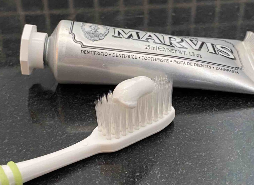 ยาสีฟันฟันขาว MARVIS Whitening Mint