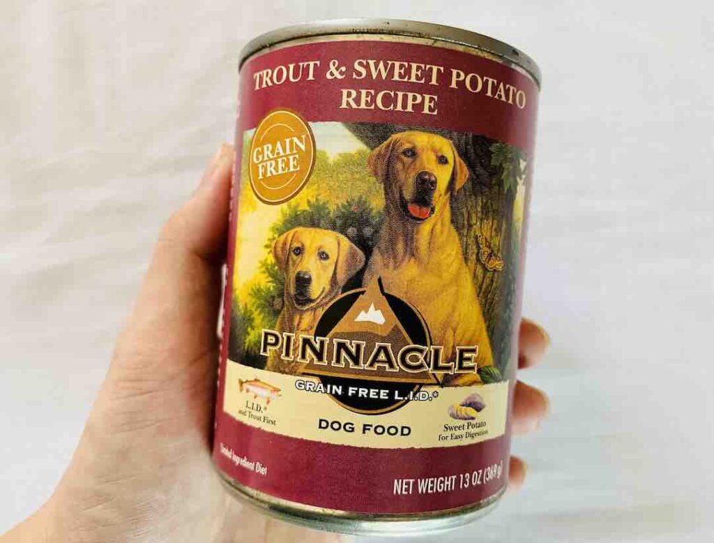 1. อาหารเปียกสุนัข ยี่ห้อ PINNACLE