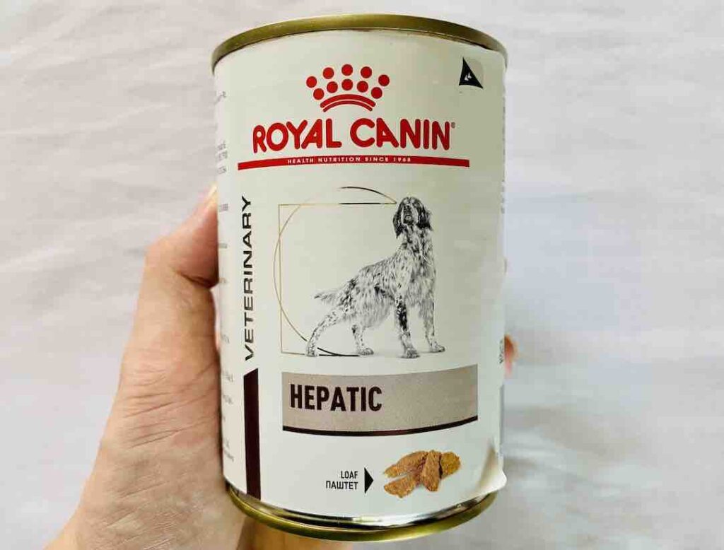 7. อาหารเปียกสุนัข ยี่ห้อ ROYAL CANIN