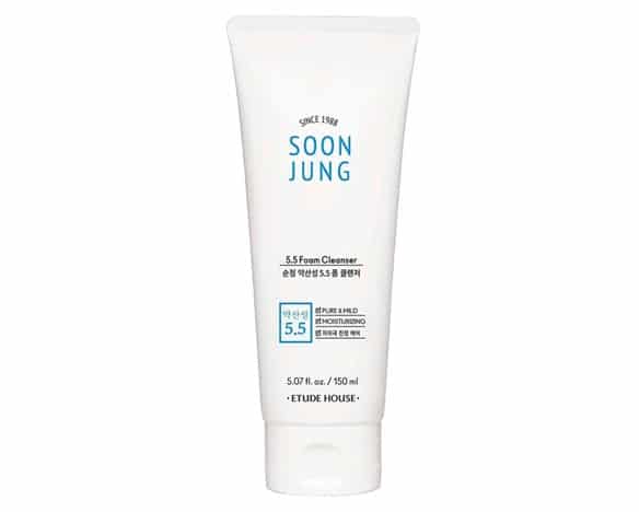 5. โฟมล้างหน้าผิวแพ้ง่าย ยี่ห้อ ETUDE Soon Jung pH 5.5 Foam Cleanser